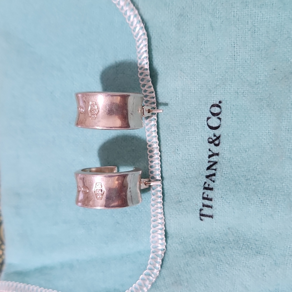 TIFFANY & CO. 1837 Wide Hoop earrings, Sterling Silver - Picture 3 of 5